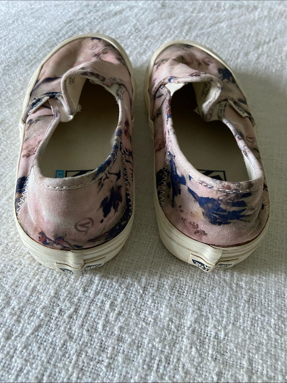 Vans Slip-On Floral Watercolor Canvas Sneakers in Pink and Blue Women’s 8.5 - Picture 4 of 15